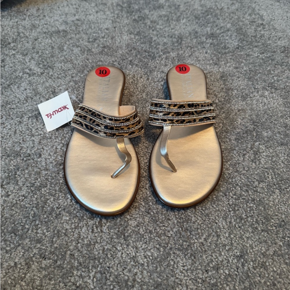 Italian Shoemakers Gold Cheetah Print Sandals